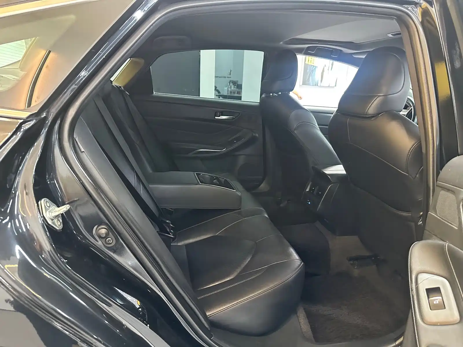 Фото 7 - Toyota Avalon