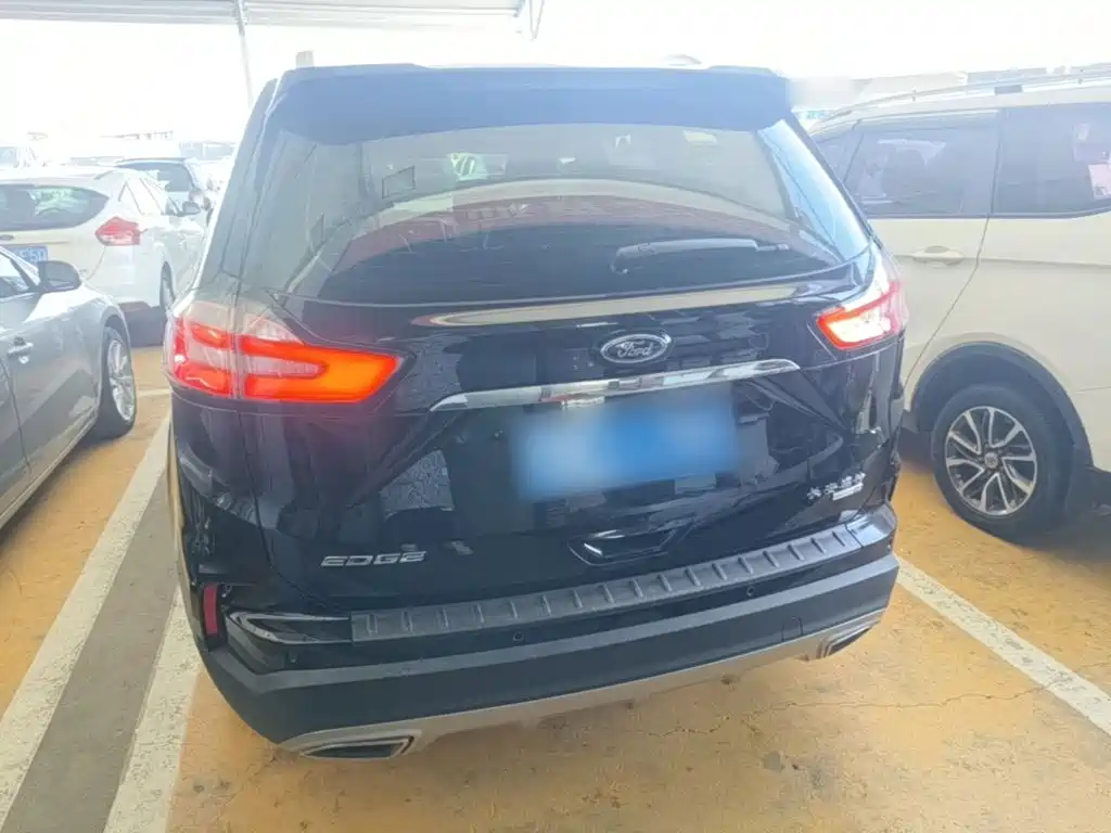 Фото 6 - Ford Edge