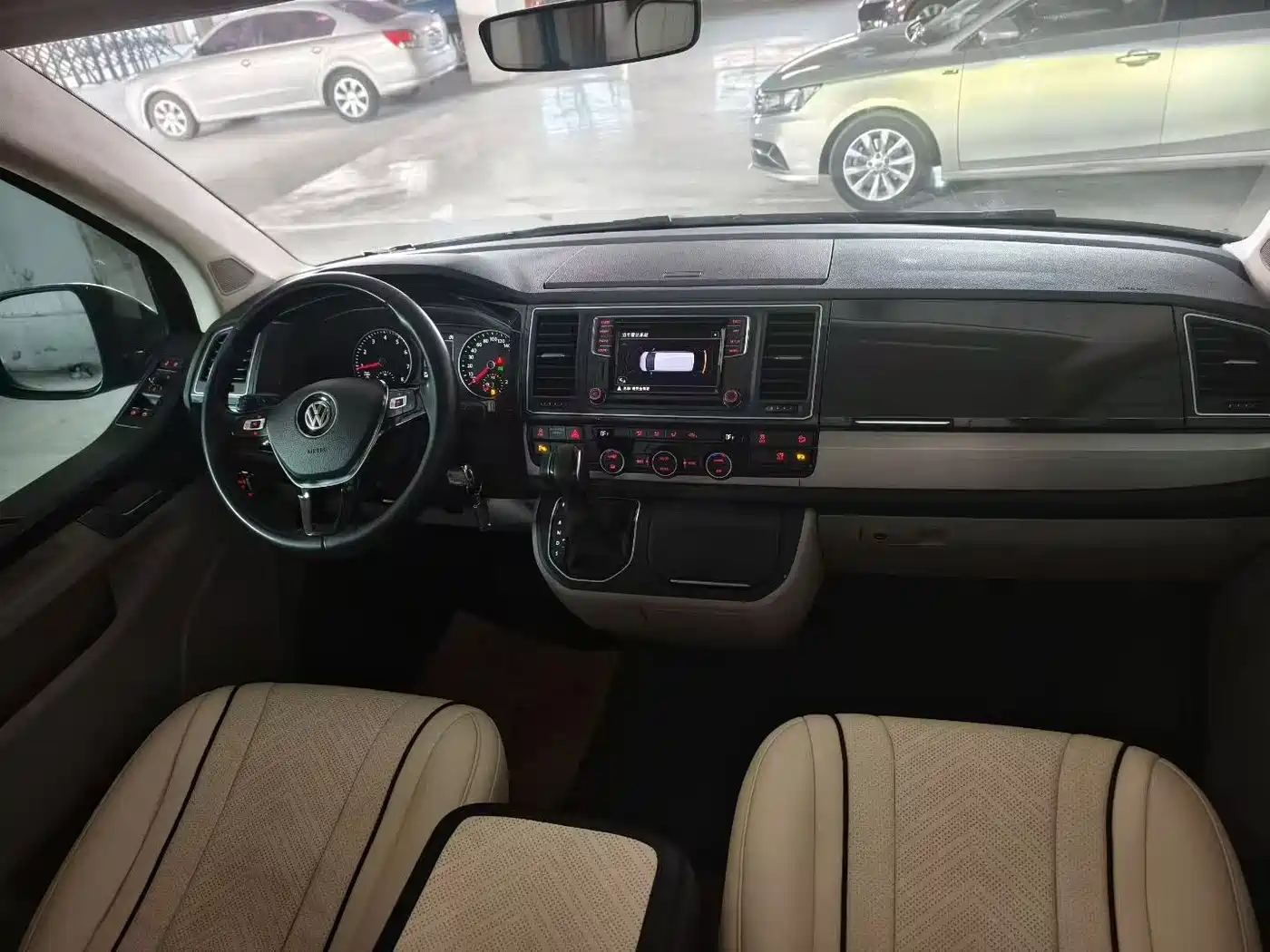 Volkswagen Caravelle 2019 2.0TSI 4WD Luxury 7-seater фото 6