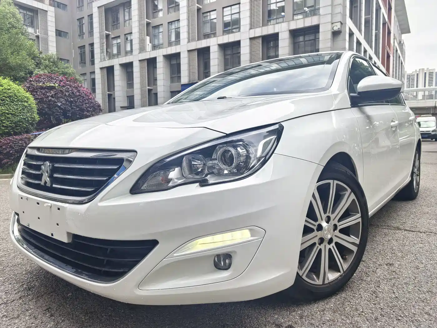 Peugeot 408 2014 1.8L Automatic Luxury Edition