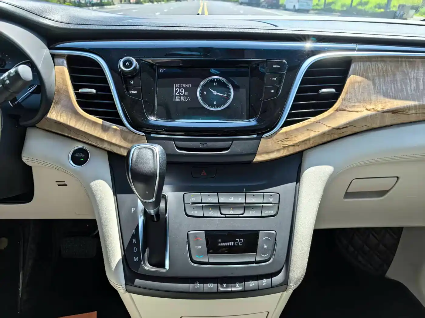 Buick GL8 2017 ES 28T Comfort Type China V фото 9