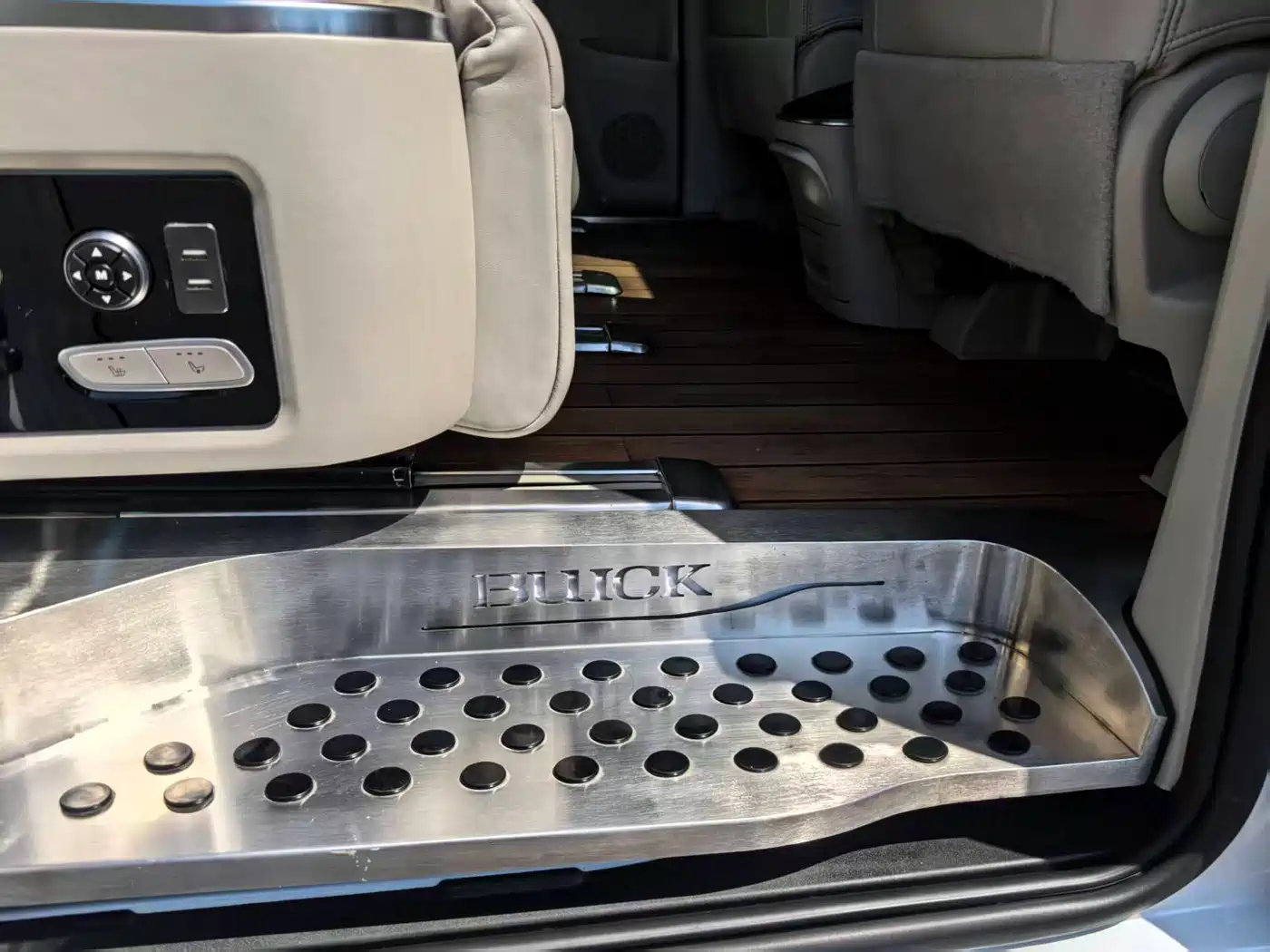 Buick GL8 2017 ES 28T Comfort Type China V фото 15