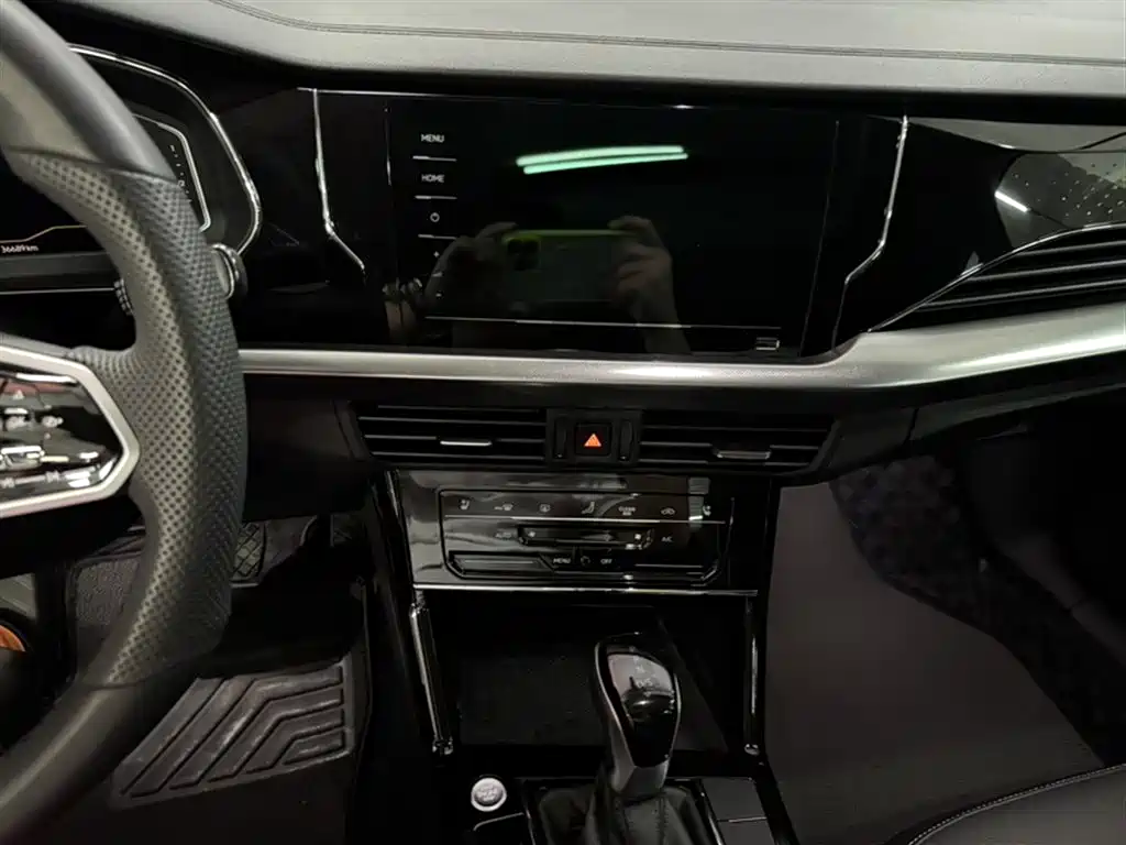 Volkswagen Passat 2024 380TSI Elite Edition фото 15