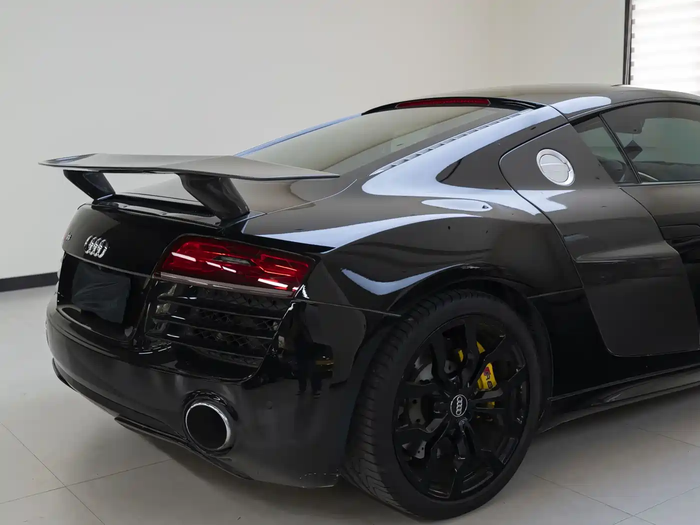 Audi R8 2014 5.2 FSI quattro фото 10