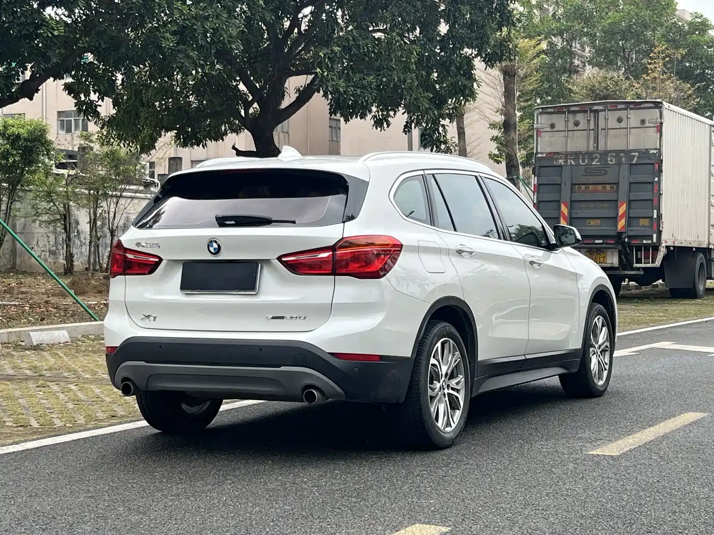 BMW X1 2018 sDrive20Li Leading Model фото 5