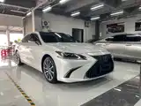 Фото 3 - Lexus ES