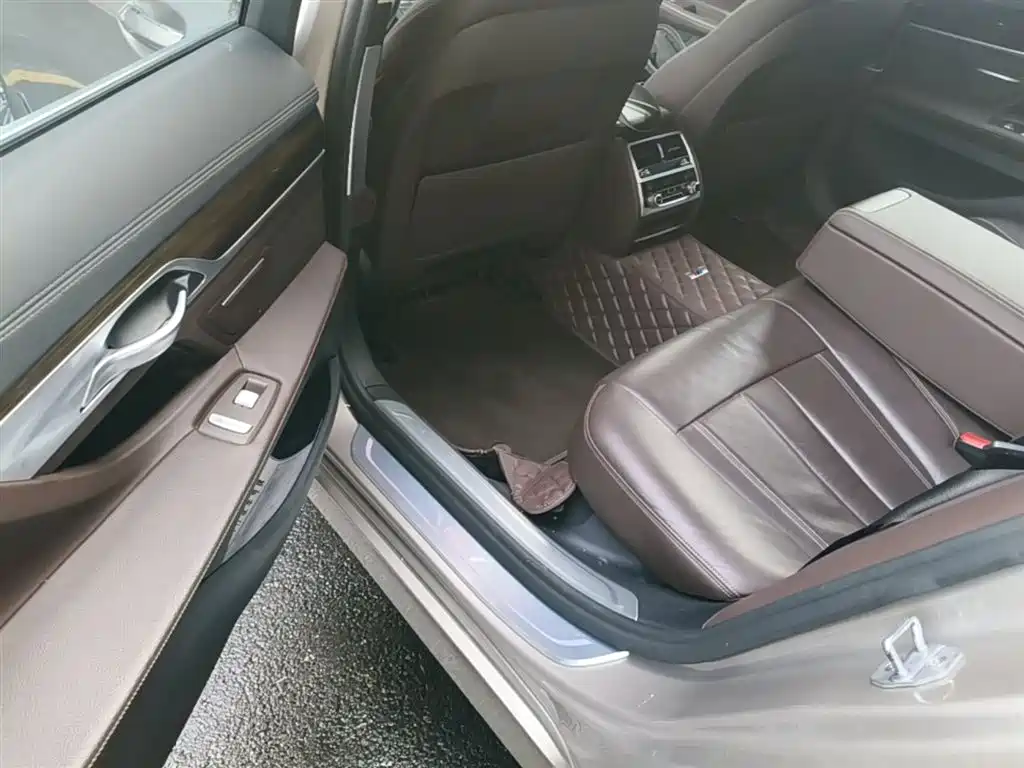 BMW 7 Series 2018 730Li Leading Type Excellence Package фото 15
