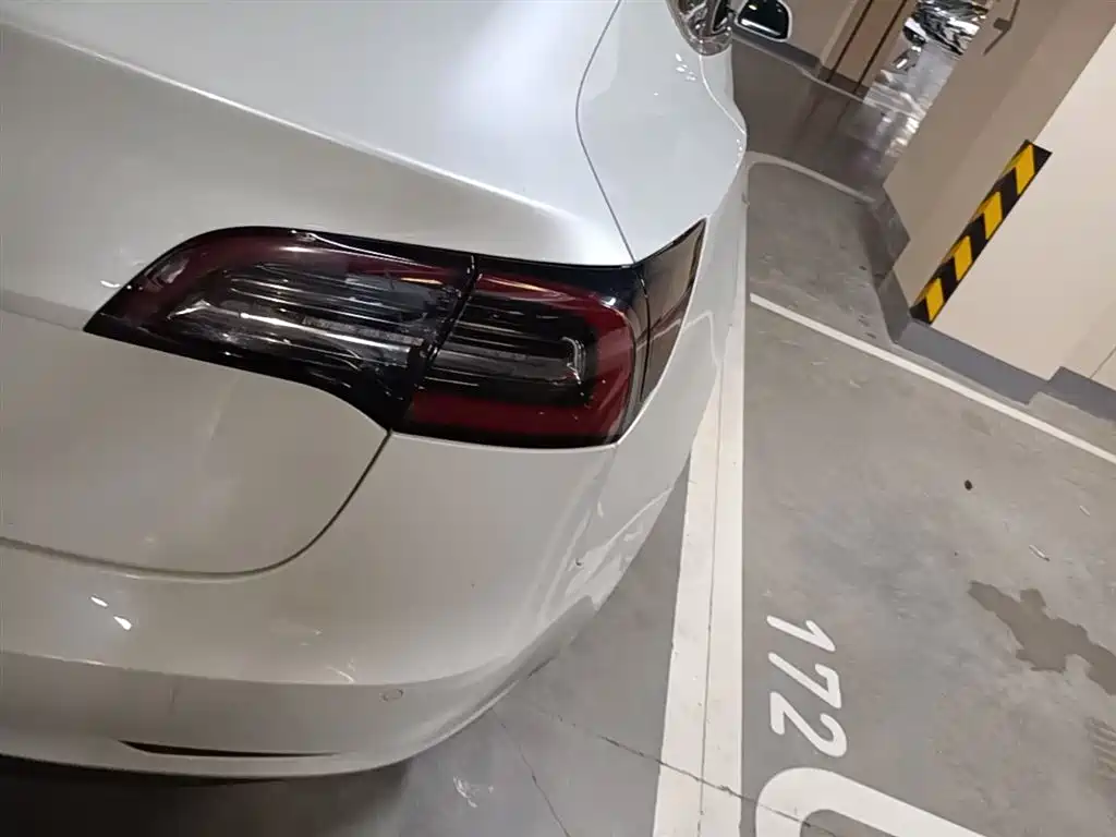 TESLA MODEL 3 (IMPORTED)