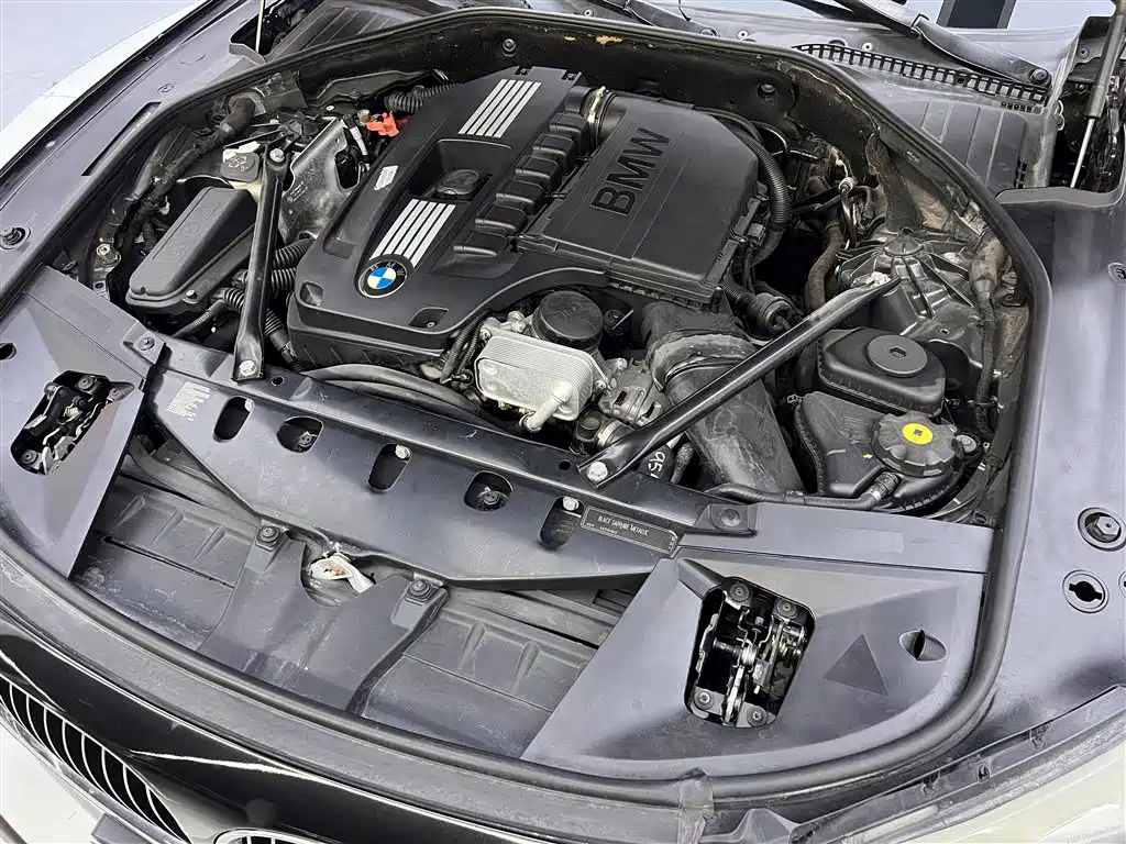 BMW 7 Series 2009 Model 740Li Leading Edition фото 12