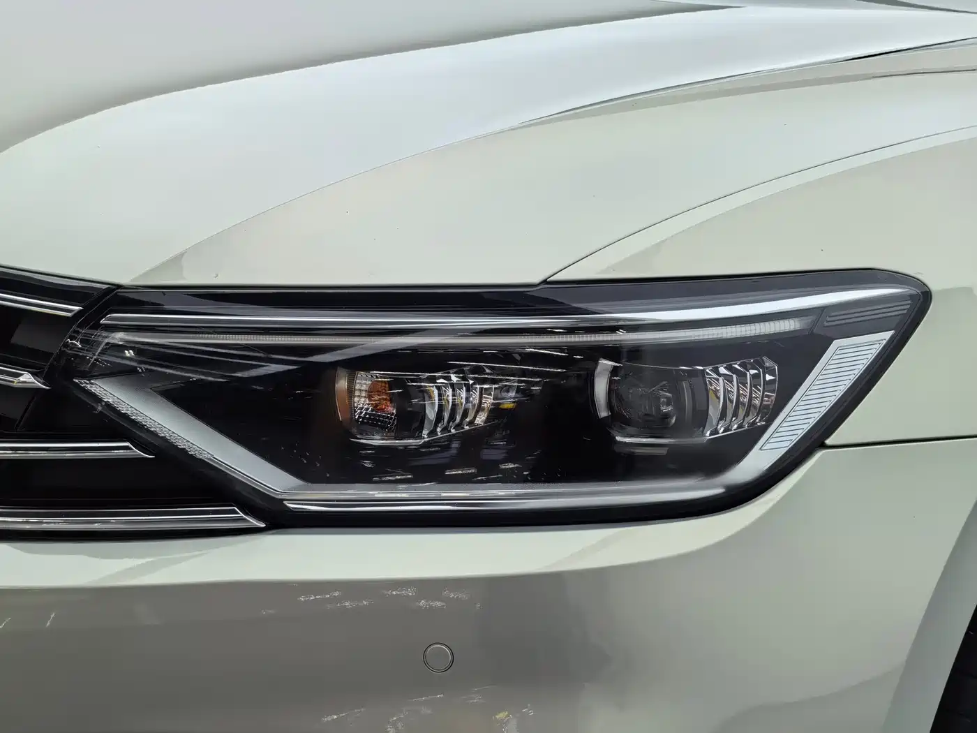 Volkswagen Magotan 2020 330TSI DSG Luxury фото 8