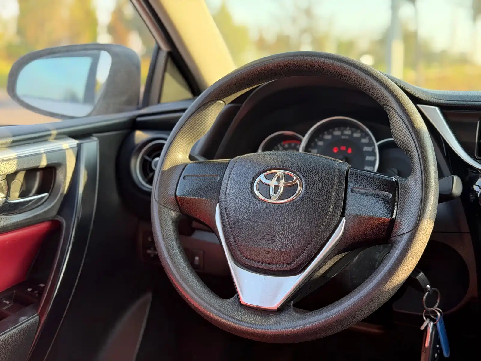 Photo 10 - Toyota Corolla