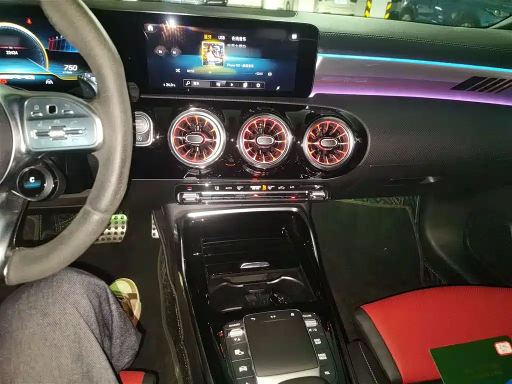 MERCEDES-BENZ CLA AMG