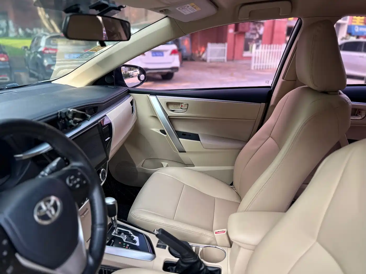 Toyota Corolla 2017 1.2T CVT GL фото 12