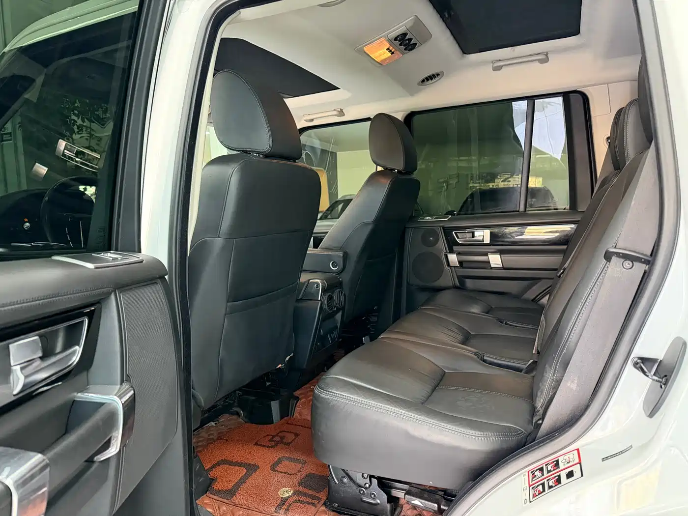 Land Rover Discovery 2014 3.0 SC V6 HSE Luxury фото 5