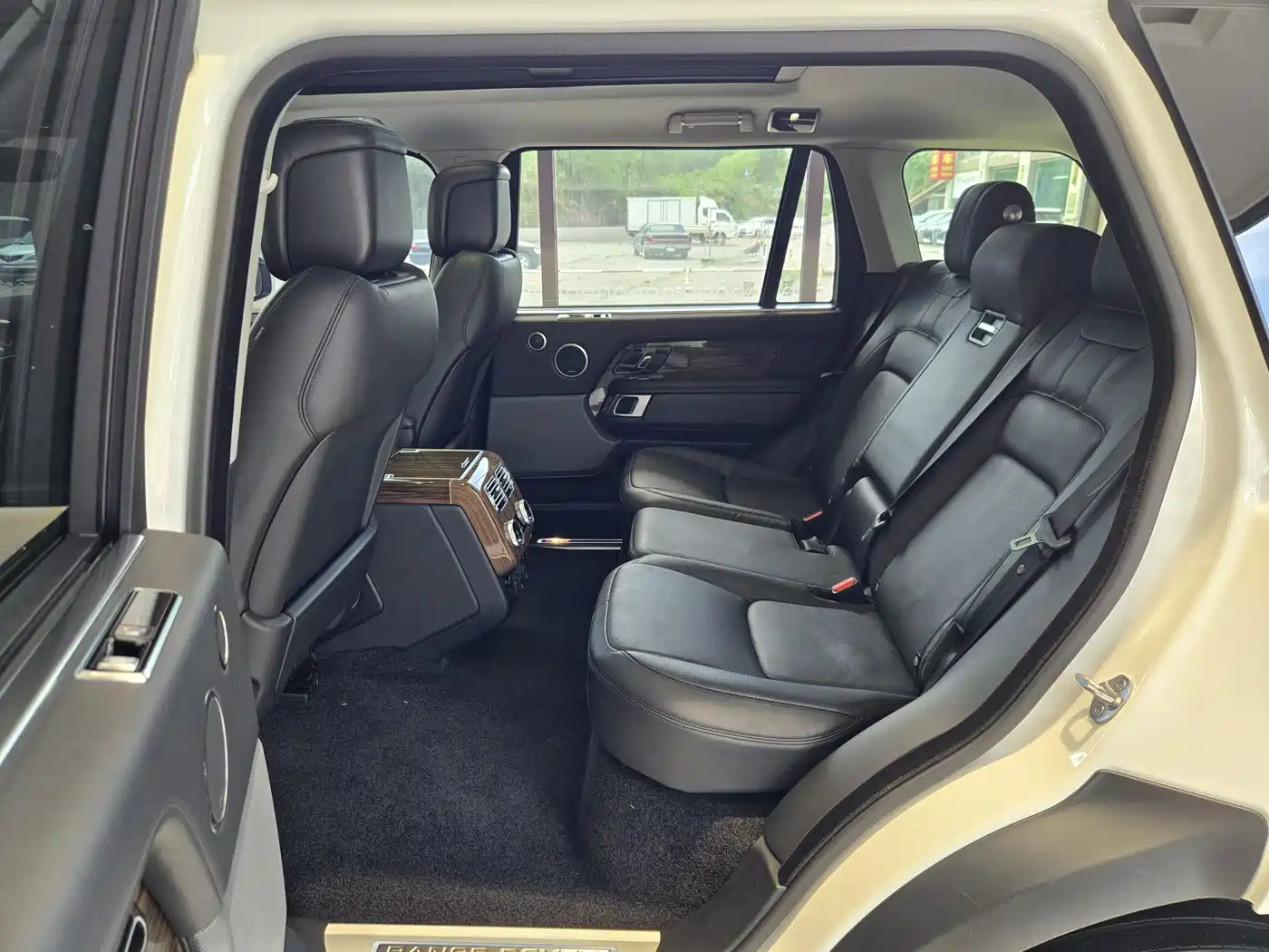 Land Rover Range Rover 2018 3.0 SC V6 Vogue Heritage Extended Edition фото 9
