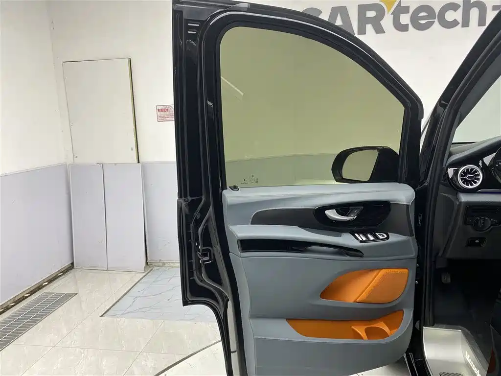 Mercedes-Benz Vito 2023 2.0T Elite 7-Seater фото 8