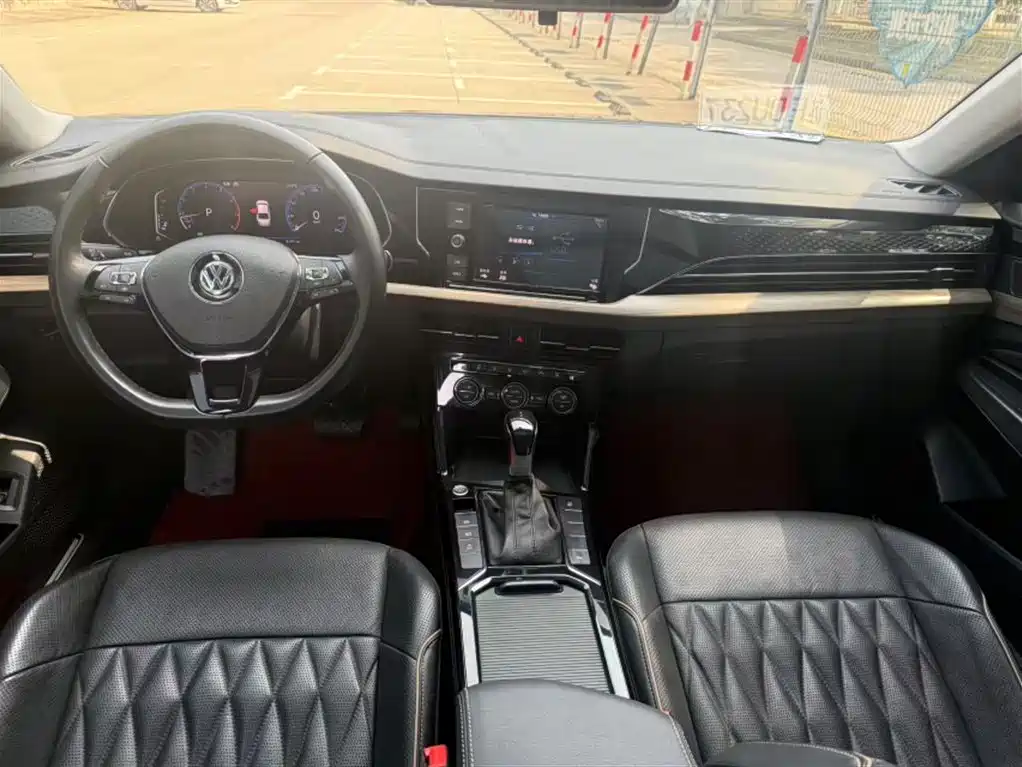 Volkswagen Passat 2019 Model 330TSI Luxury Edition China V фото 22