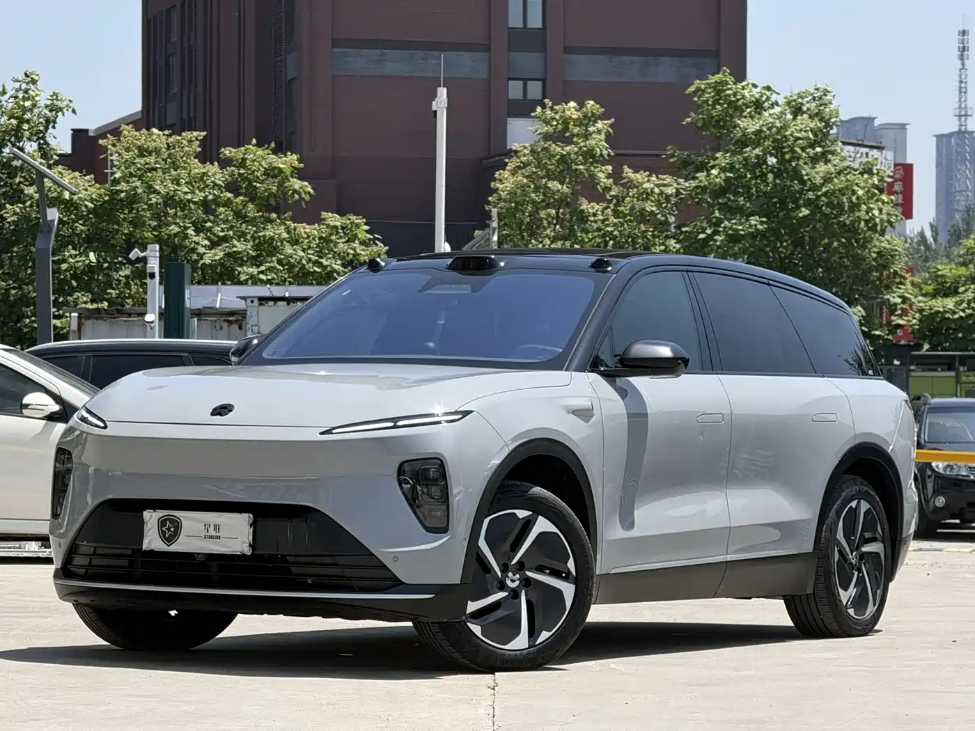 NIO ES8 2023 75kWh Executive Edition