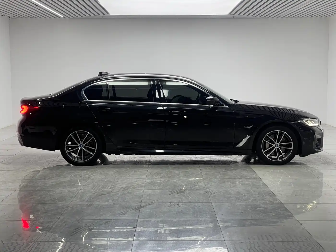 BMW 5 SERIES NEW ENERGY