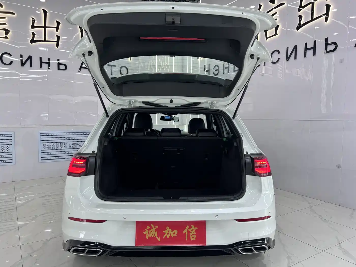 Volkswagen Golf 2023 280TSI DSG R-Line Lite фото 17
