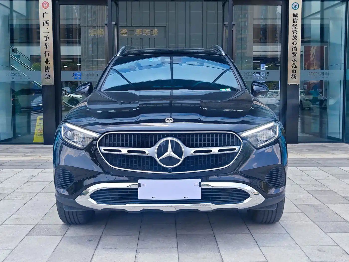 Mercedes-Benz GLC 2024 GLC 260 L 4MATIC Dynamic 5-seater фото 2