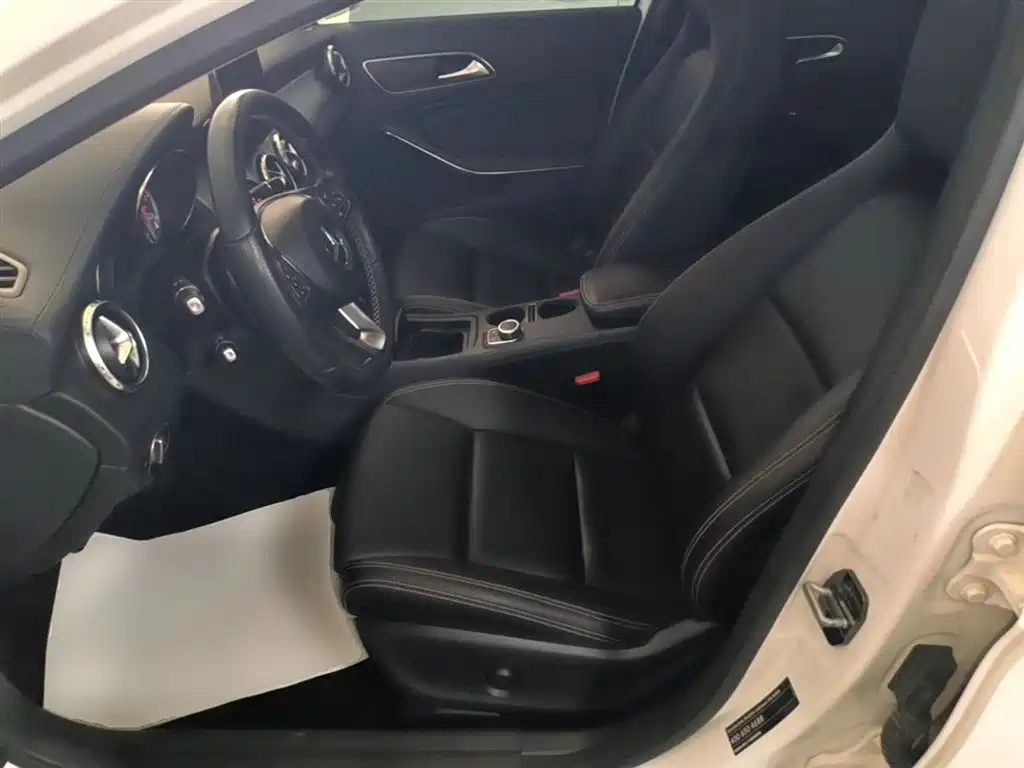 Mercedes-Benz GLA 2016 GLA 200 Fashion фото 15