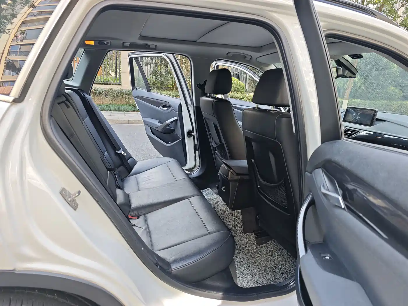 BMW X1 (Import) 2010 xDrive25i фото 13