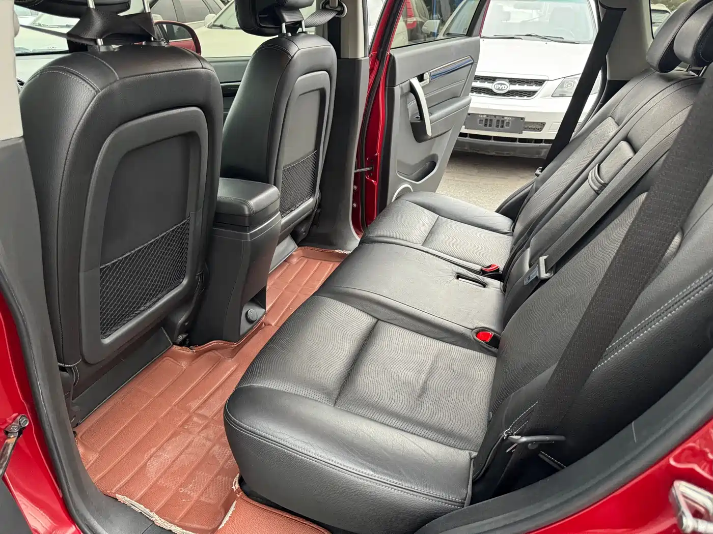 Chevrolet Captiva 2014 2.4L 2WD Urban 7-seater фото 13