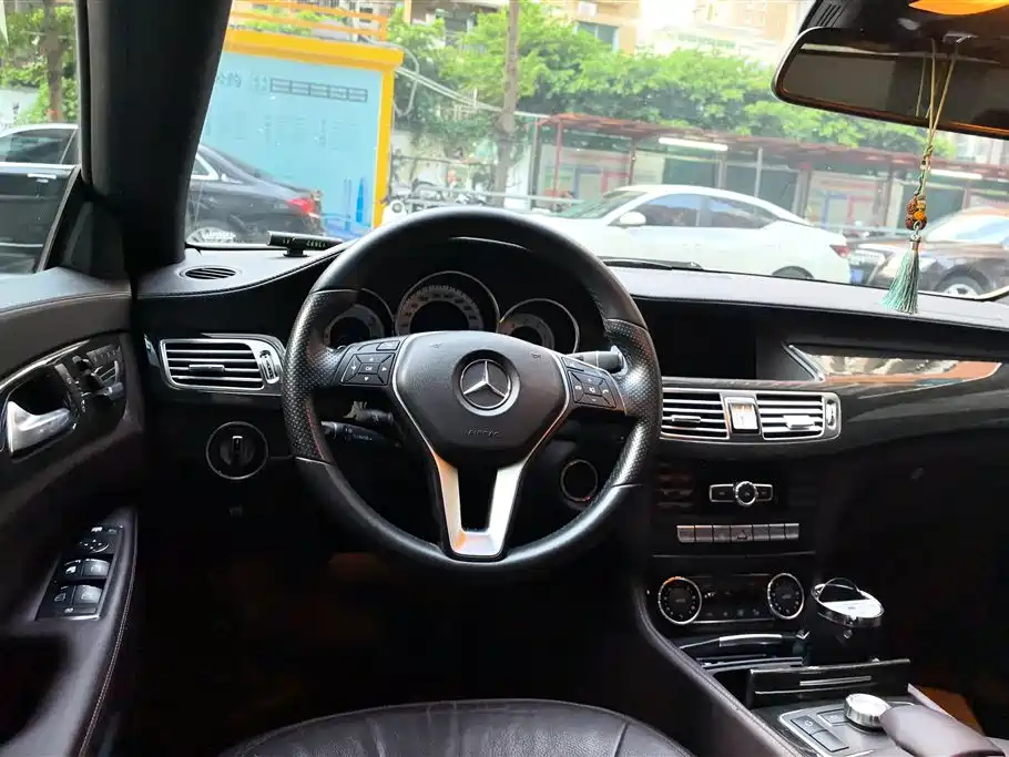 Mercedes-Benz CLS 2012 CLS 300 CGI фото 15