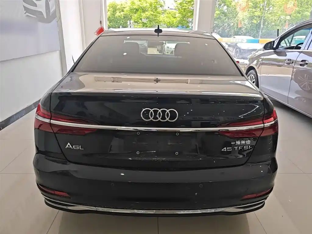 Audi A6L 2023 45 TFSI Premium Selection Elegance фото 4
