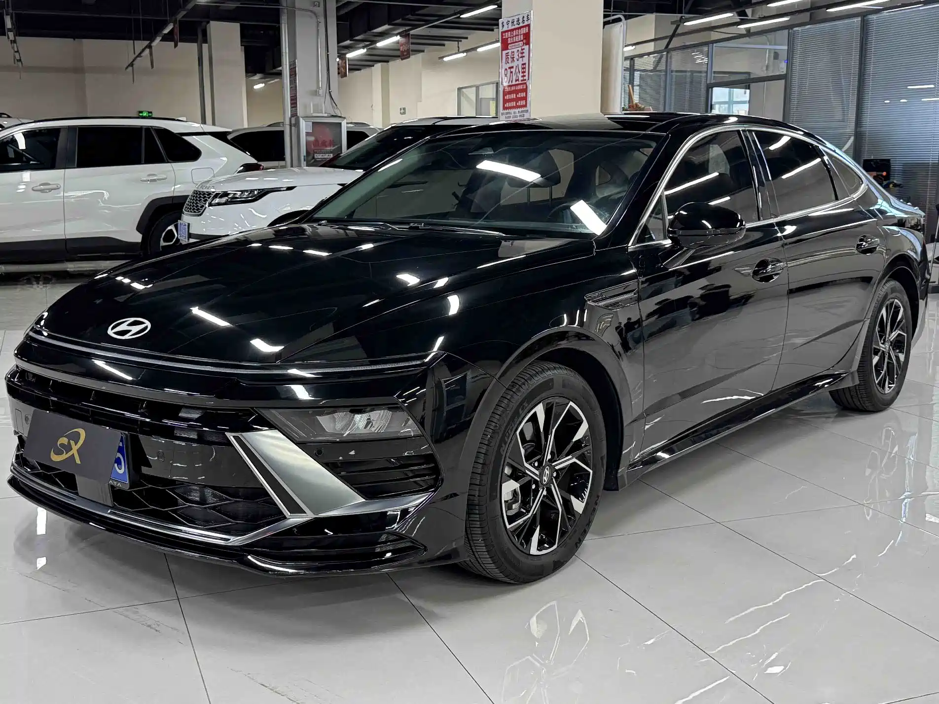 Photo 3 - Hyundai Sonata