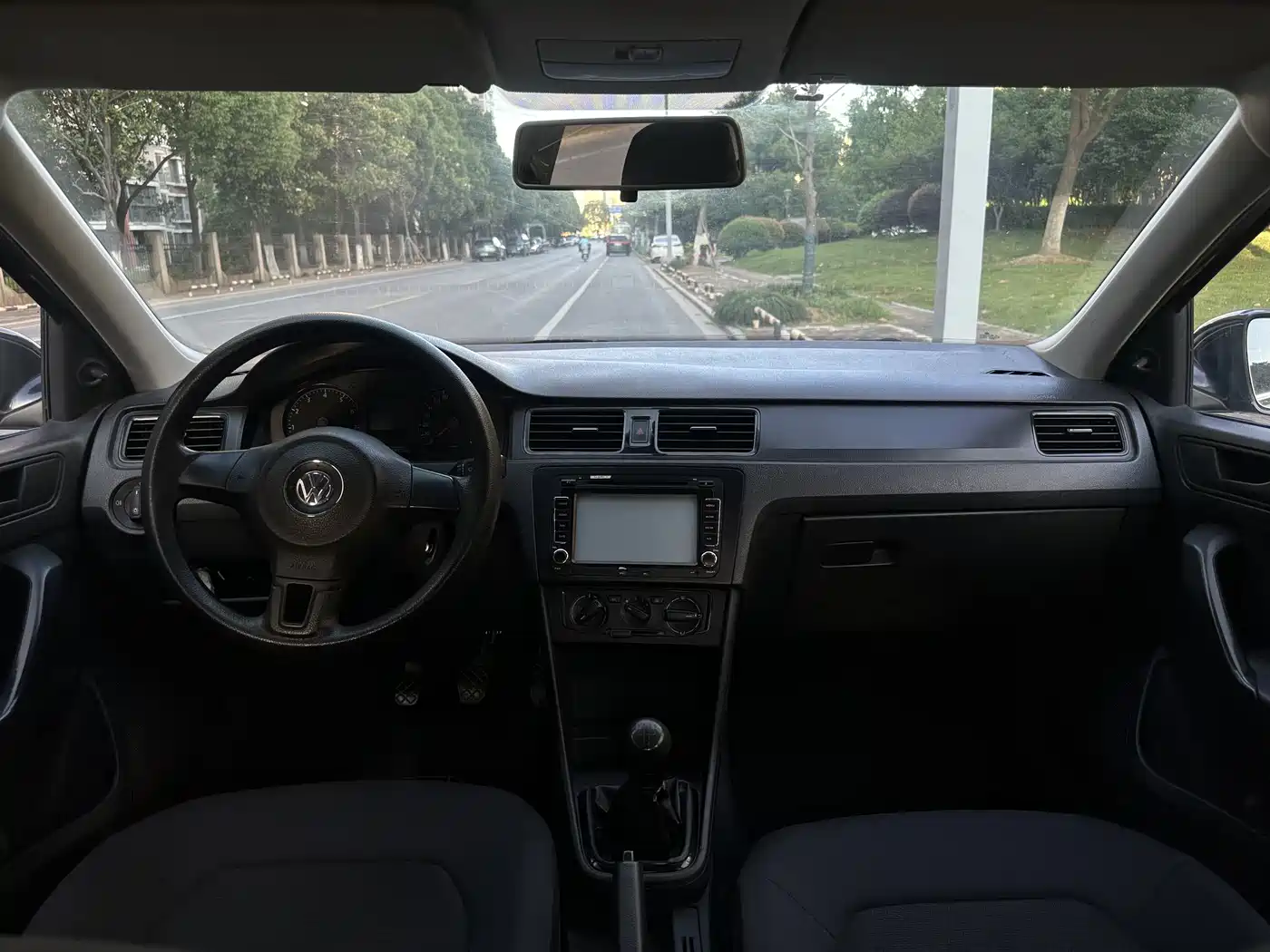 Volkswagen Santana 2013 1.6L Manual Trend Edition фото 10