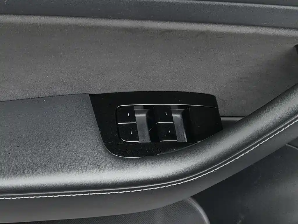 Фото 9 - Tesla Model 3