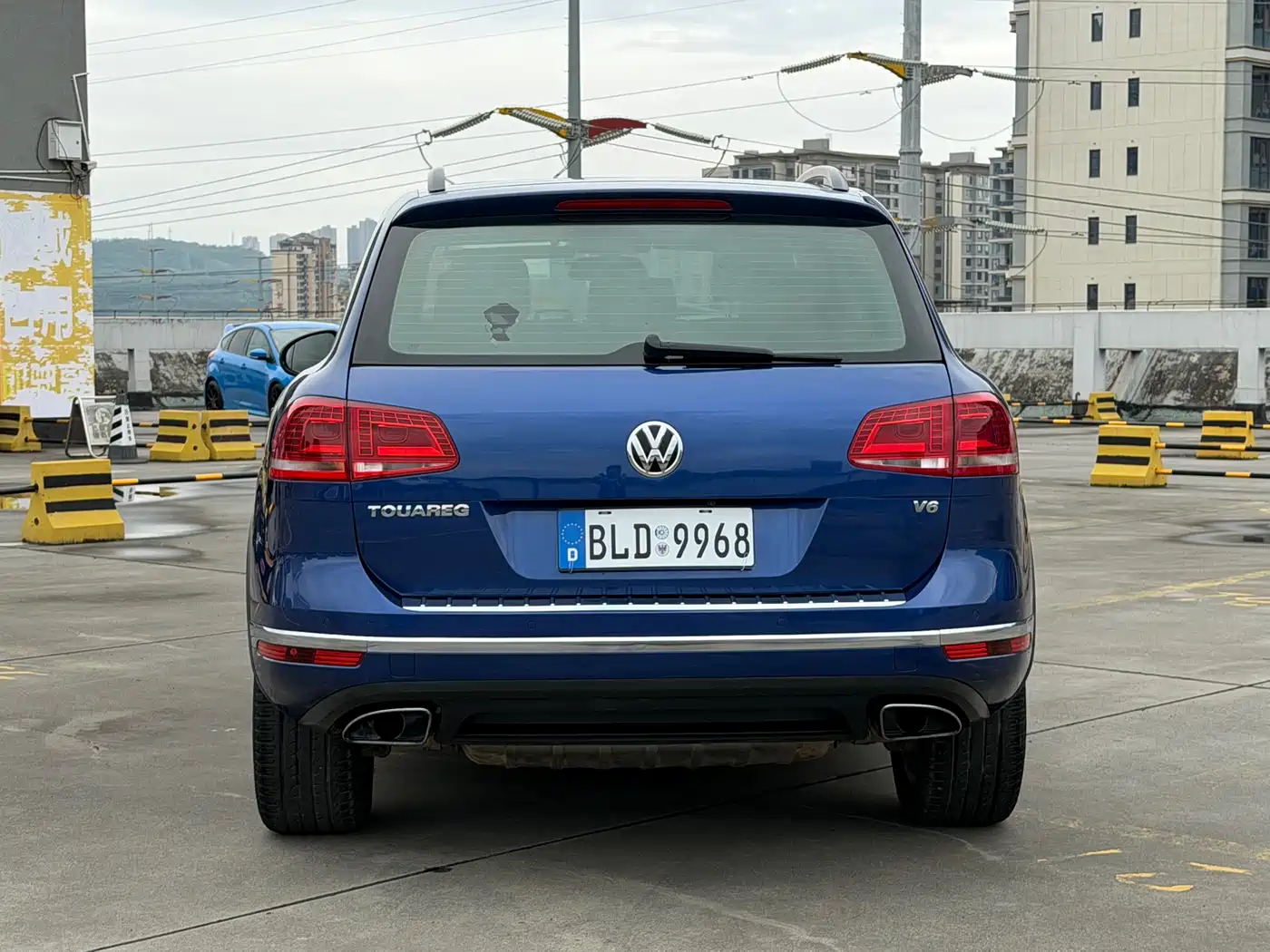 VOLKSWAGEN TOUAREG