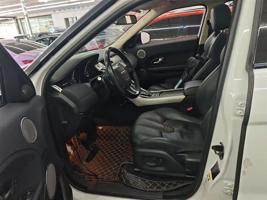 Land Rover Range Rover Evoque 2015 2.0T 5-Door Intelligent Edition фото 11