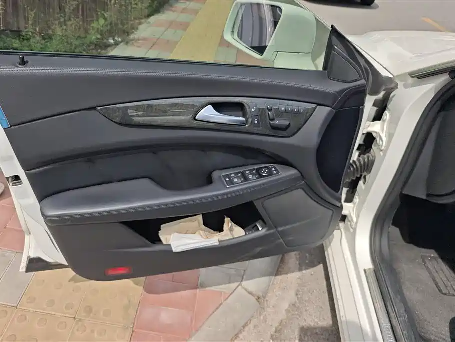 Mercedes-Benz CLS 2012 CLS 300 CGI фото 7