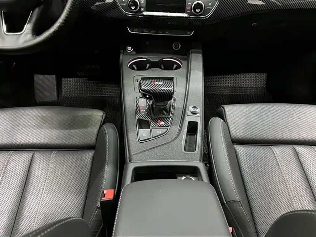 Audi A4L 2020 40 TFSI Luxury Dynamic фото 16