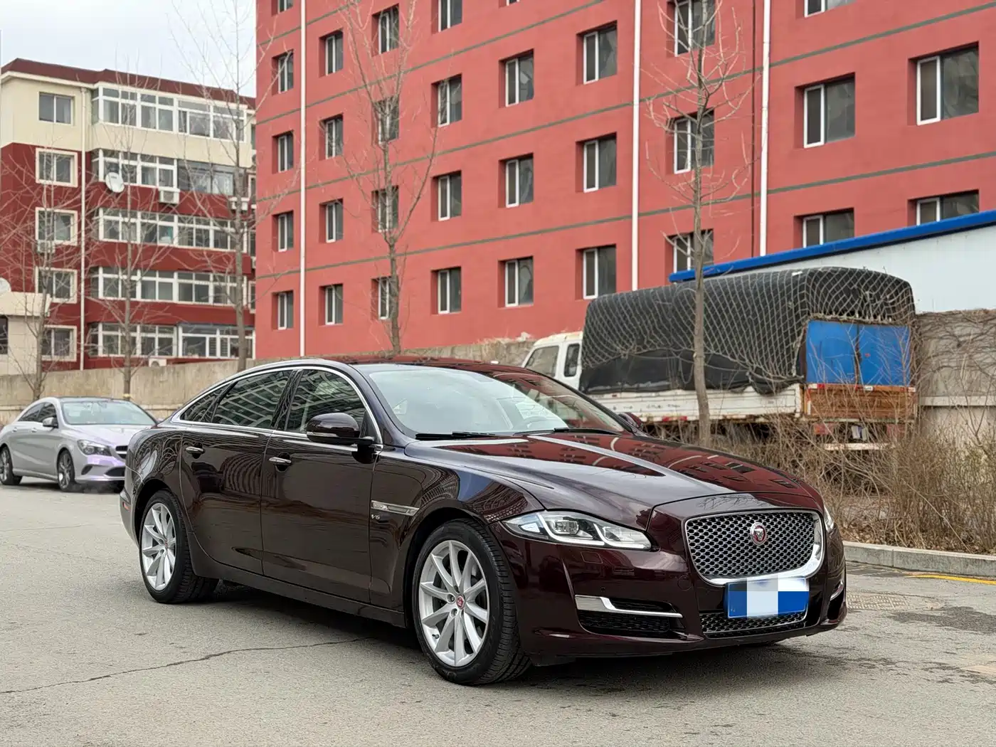 JAGUAR XJ