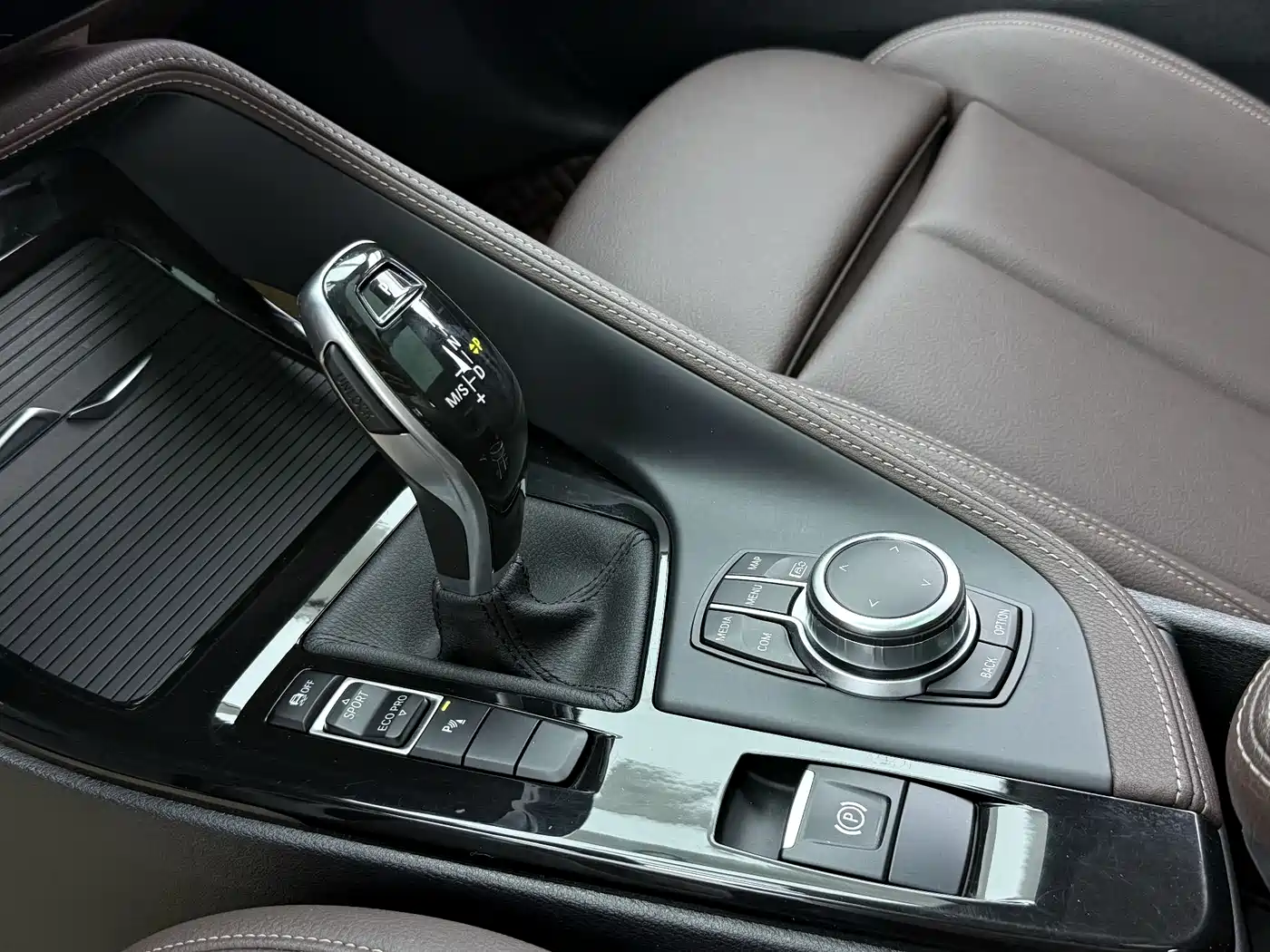 BMW X2 2023 sDrive25i M Sport Shadow Edition фото 11