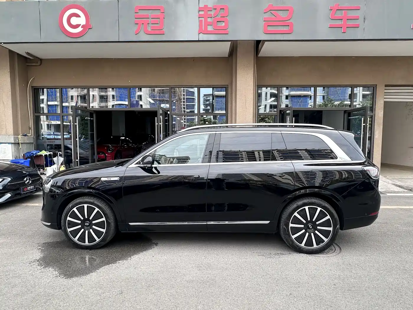 AITO Wenjie AITO M9 2024 Pure Electric Max Edition 100kWh 6-Seater фото 6