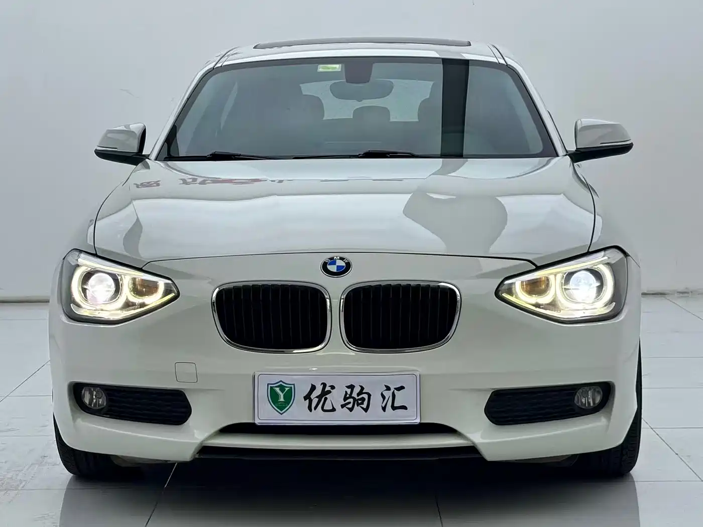 BMW 1 Series (Import) 2013 Facelift 116i Urban Model фото 2