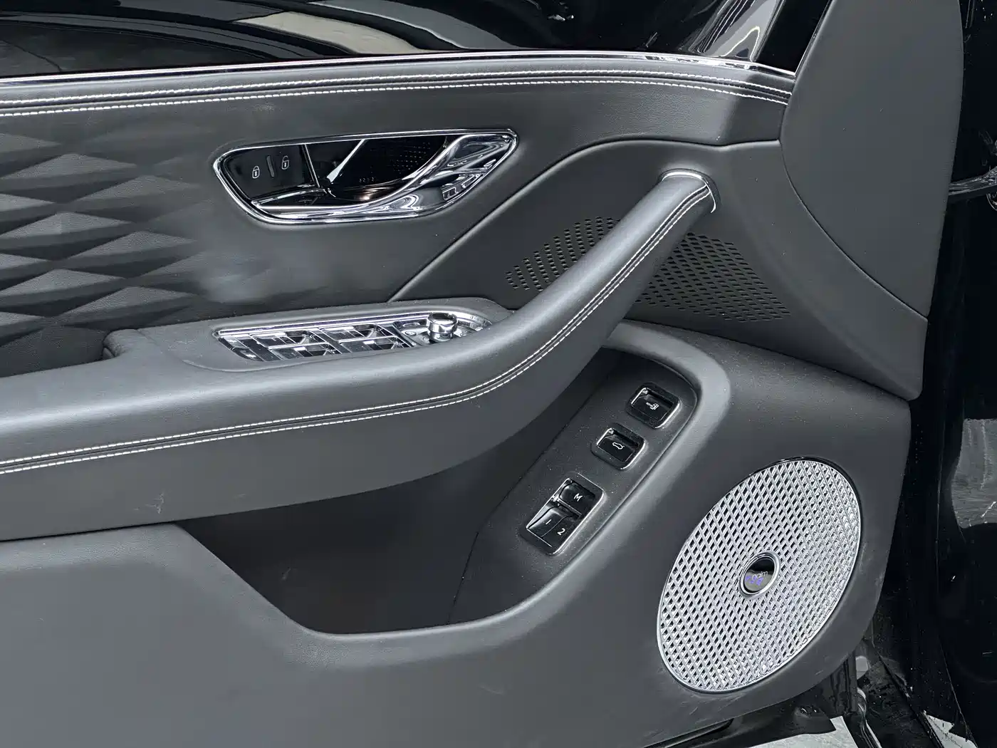 BENTLEY FLYING SPUR PLUG IN HYBRID