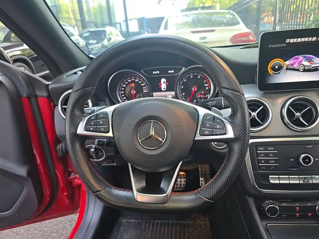 Mercedes-Benz CLA (Import) 2018 CLA 220 4MATIC фото 17
