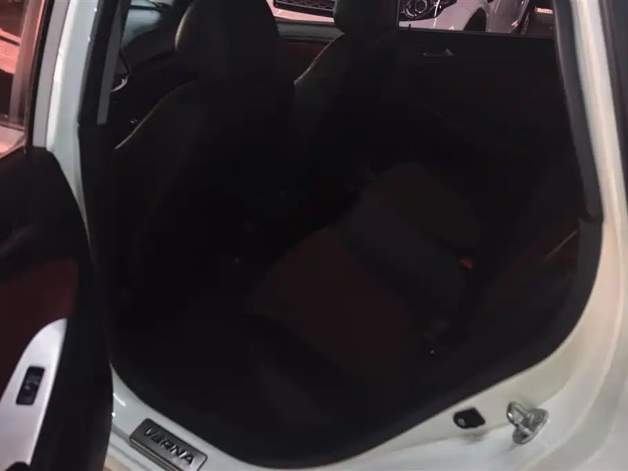 Hyundai Reina 2014 Model 1.4L Automatic GLX фото 11