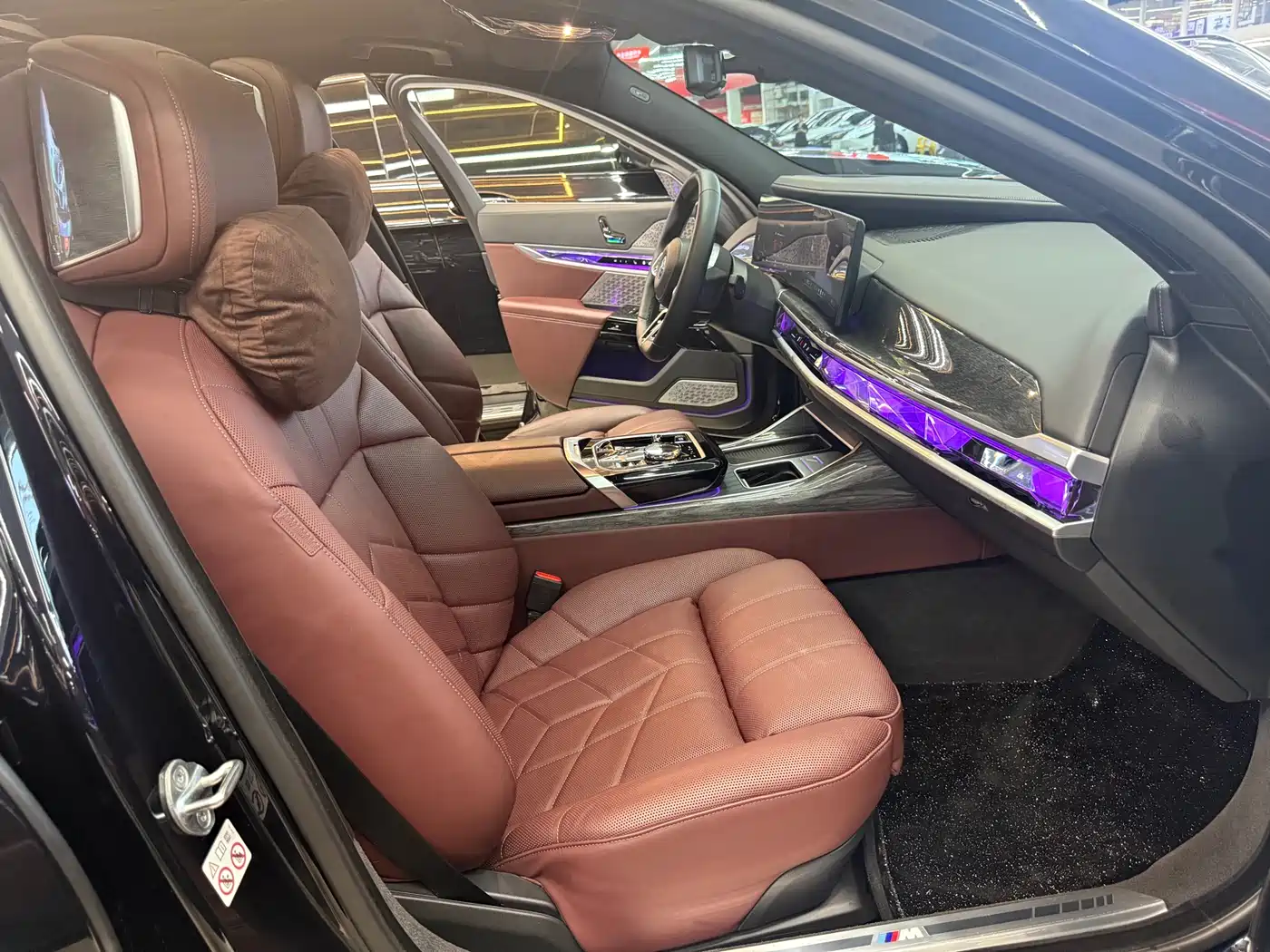 BMW i7 2023 eDrive50L Premium M Sport Package фото 10