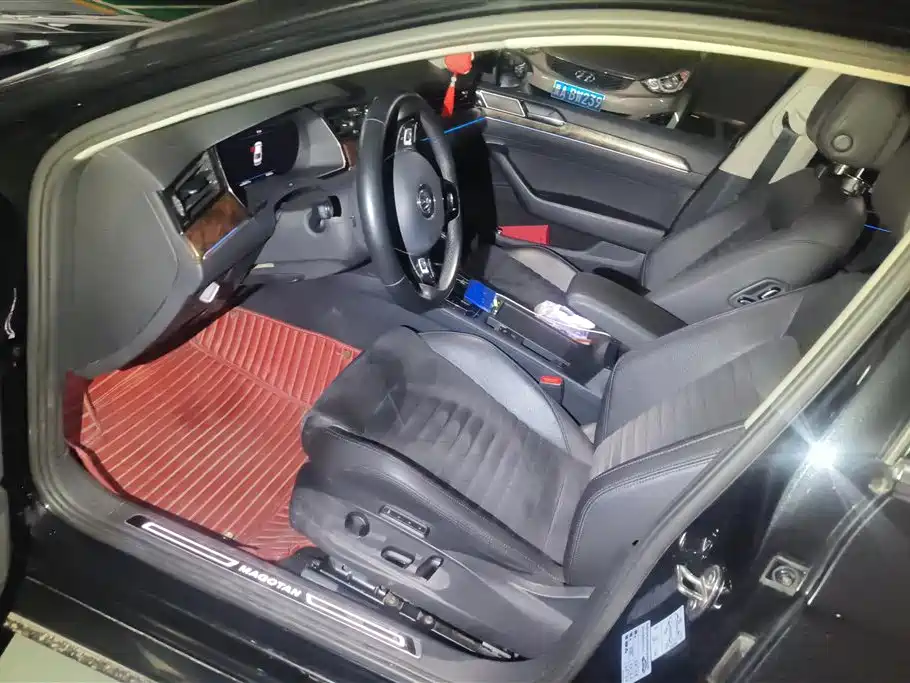 Volkswagen Magotan 2018 330TSI DSG Premium фото 9