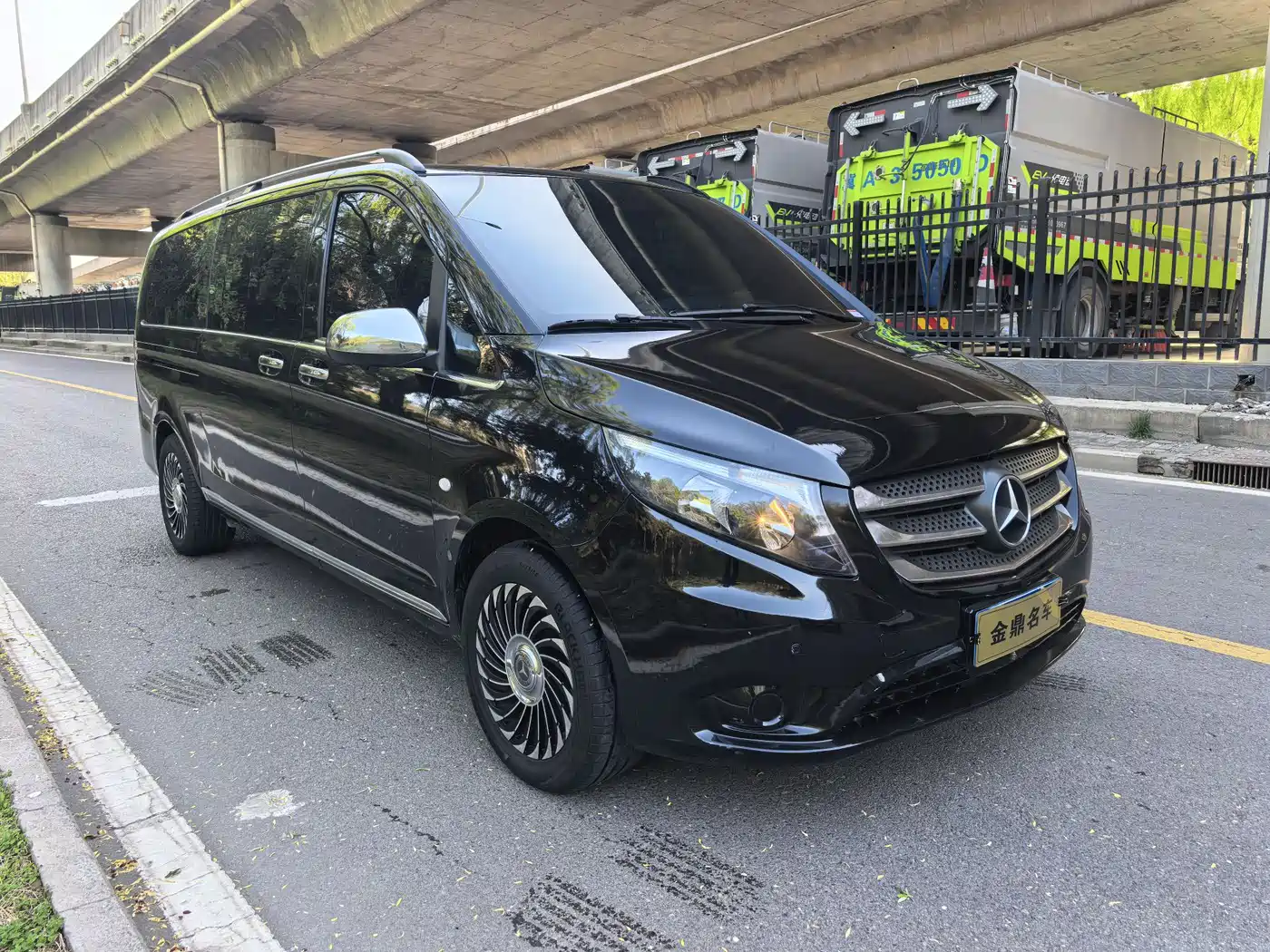 Mercedes-Benz Vito 2018 2.0T Elite Edition 7-Seater China V фото 3