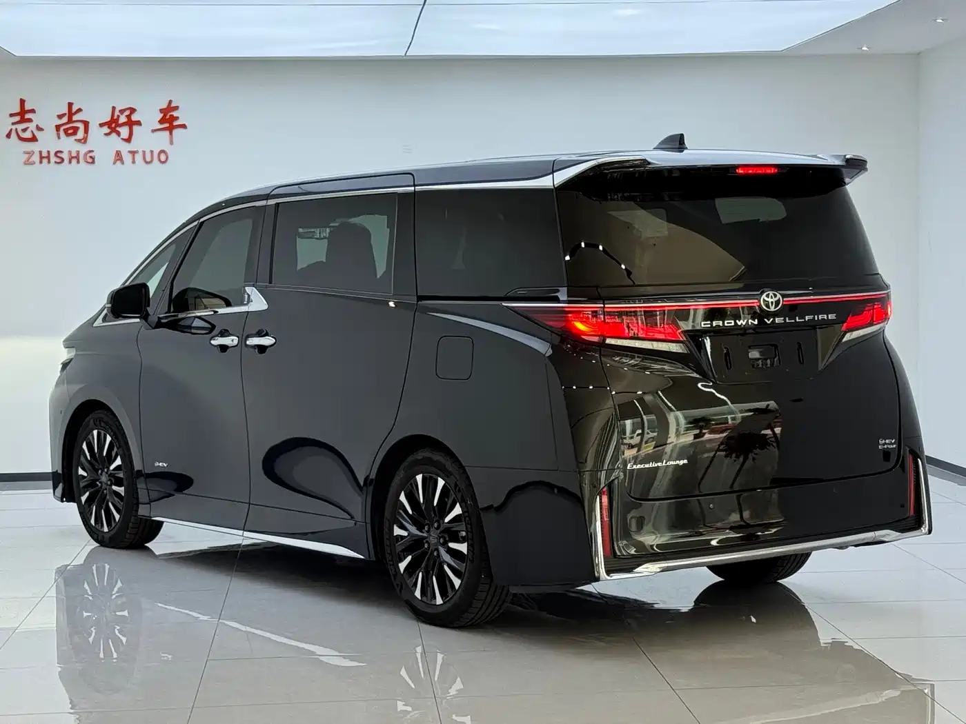 Toyota Vellfire 2024 Crown Hybrid 2.5L Premium Edition фото 11