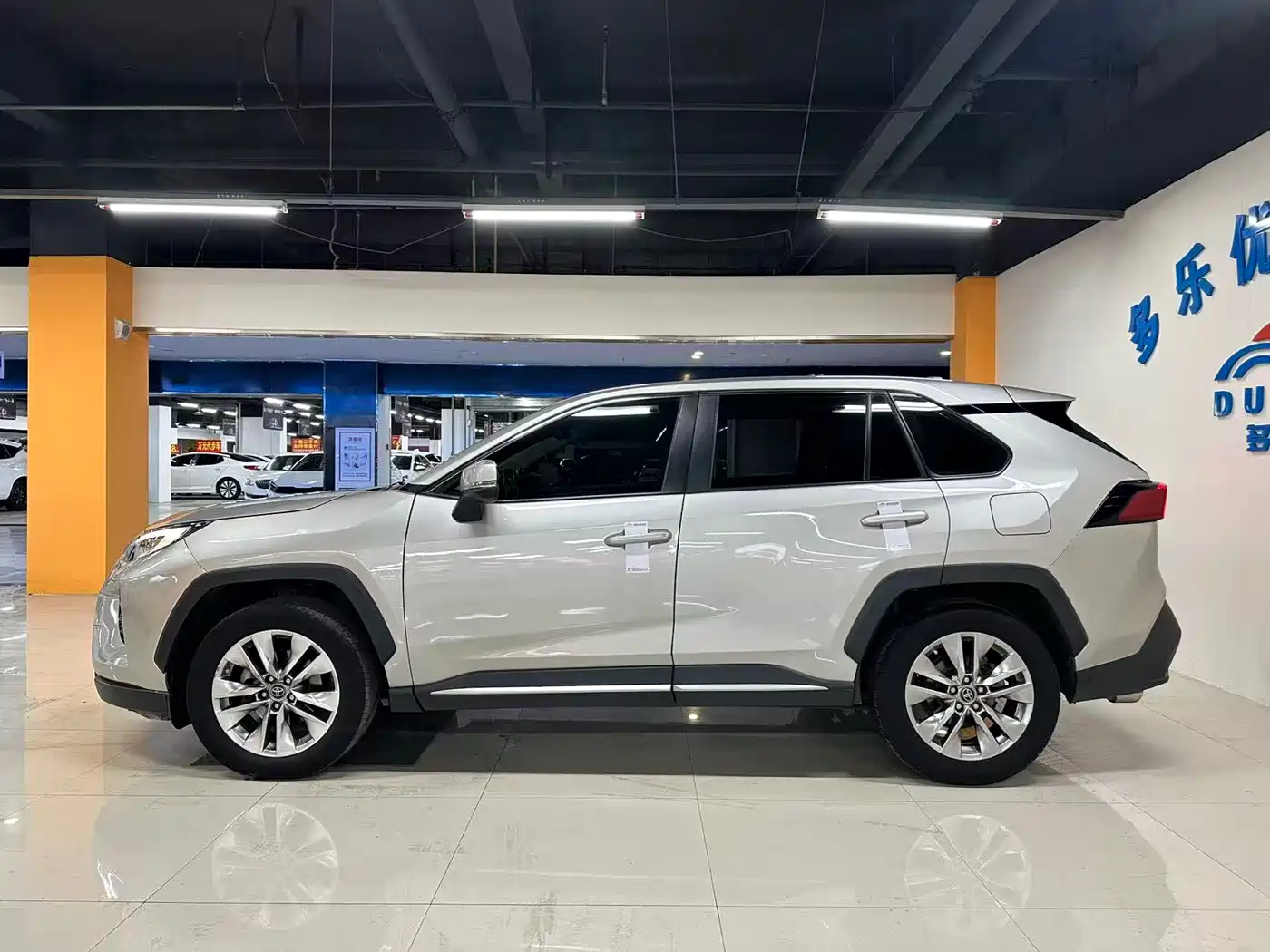 Toyota Wildlander 2020 2.0L CVT 2WD Luxury Edition фото 9