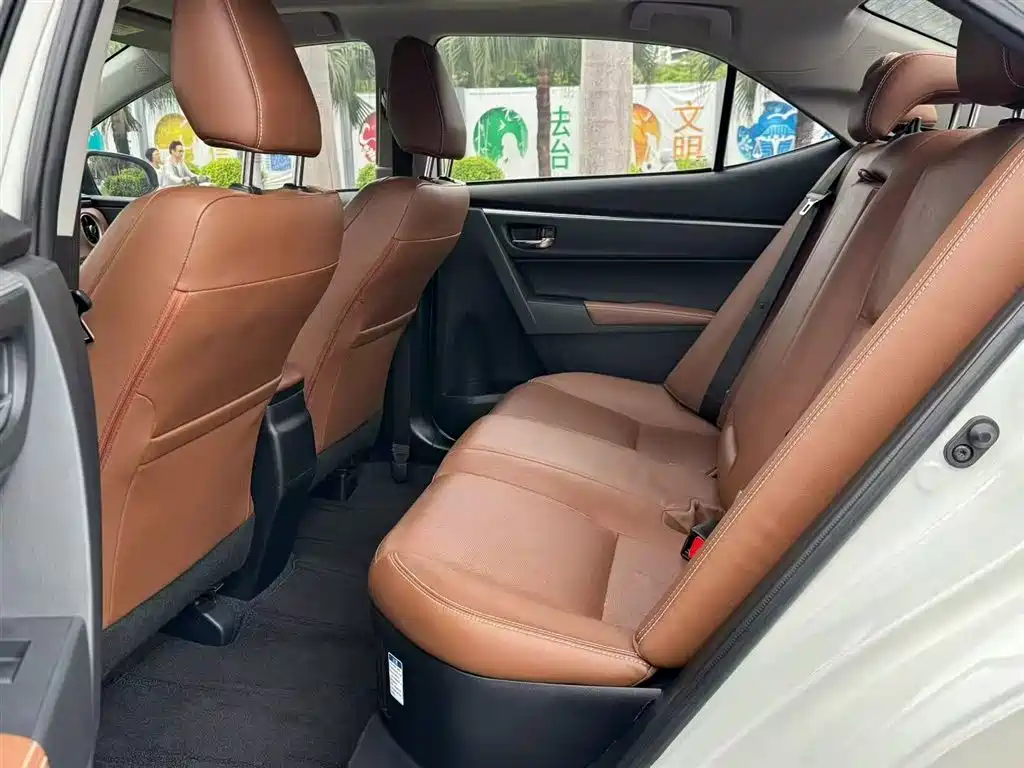 Toyota Levin Twin Engine E+ 2019 1.8PH V E-CVT Luxury Edition фото 17